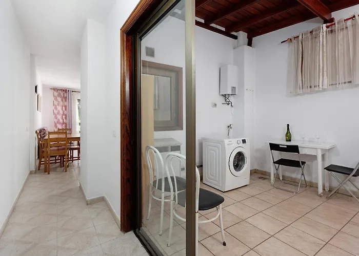 Cristianos - Emeterio Center - 5 Min * Arona (Tenerife)