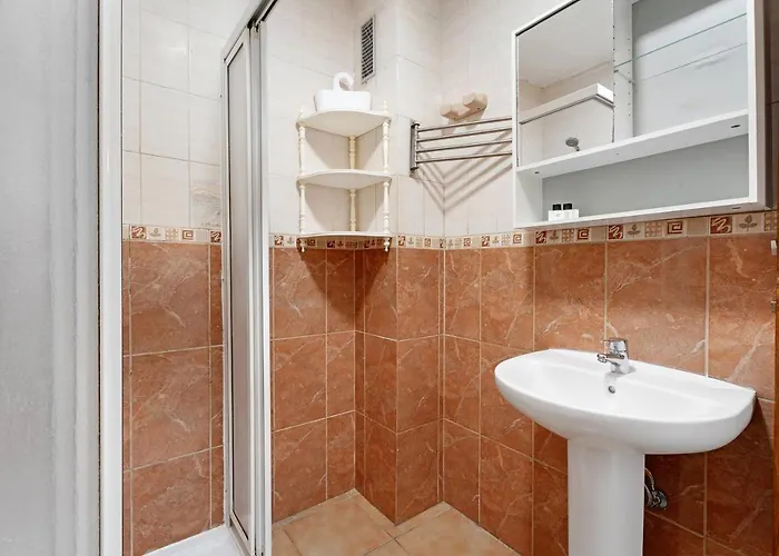 Cristianos - Emeterio Center - 5 Min *